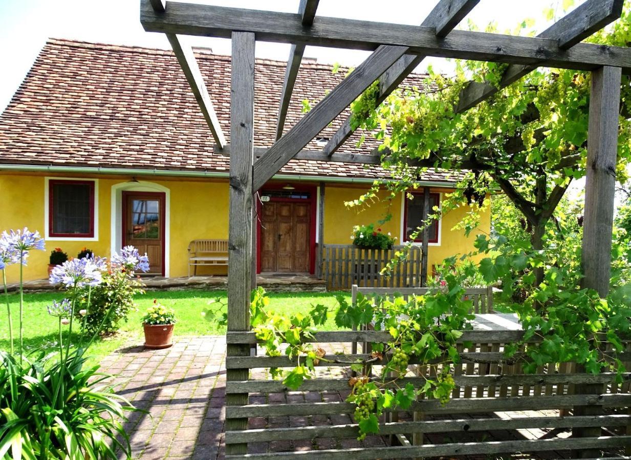 Landlust-ferienhaus Am Rosenhof * Hartberg
